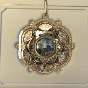 2005 White House Christmas ornament